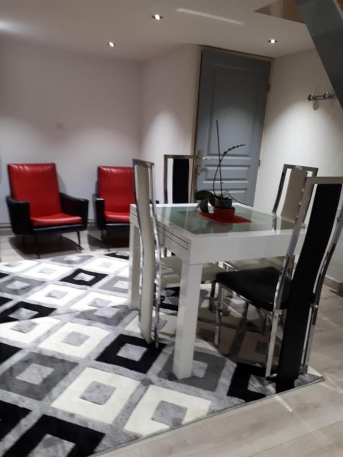 Appartamento Au Paradis des Crins avec un studio rez de chaussée jardin et studio en duplex avec terrasse Templeuve-en-Pevele Esterno foto