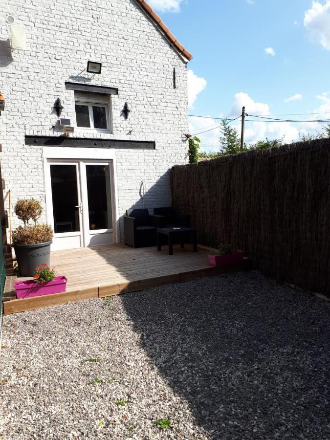 Appartamento Au Paradis des Crins avec un studio rez de chaussée jardin et studio en duplex avec terrasse Templeuve-en-Pevele Esterno foto